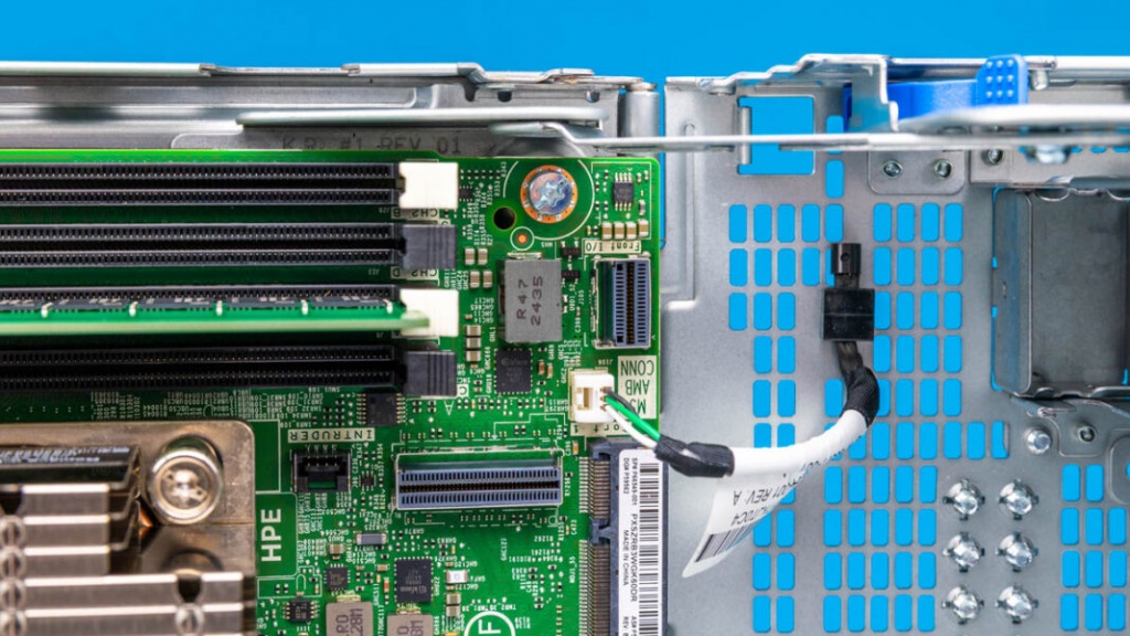 HPE-ProLiant-MicroServer-Gen11-Inside-10.jpg